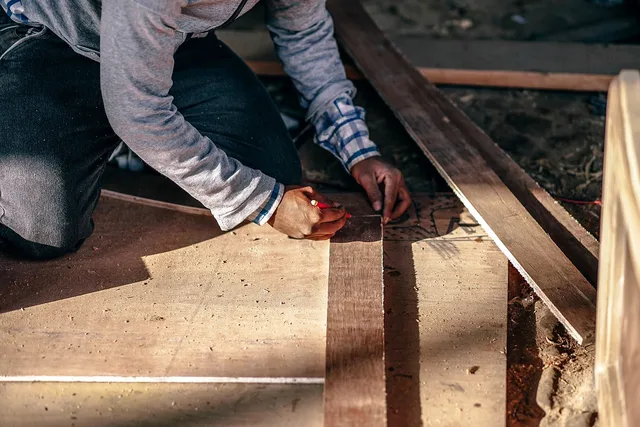 people, man, labor, work, construction. Schemaläggning enligt arbetstidslagen: vad gäller?